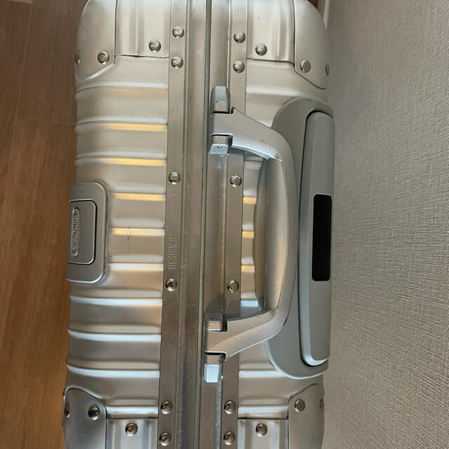 RIMOWA リモワ TOPAS 32L 4輪 シルバー トラベルバッグ/スーツケース RIMOWA リモワ TOPAS 32L 4輪 シルバー トラベルバッグ/スーツケース