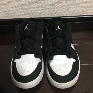 ナイキ(NIKE)のNIKE AIR JORDAN 1 LOW 18 キッズスニーカー(スニーカー)