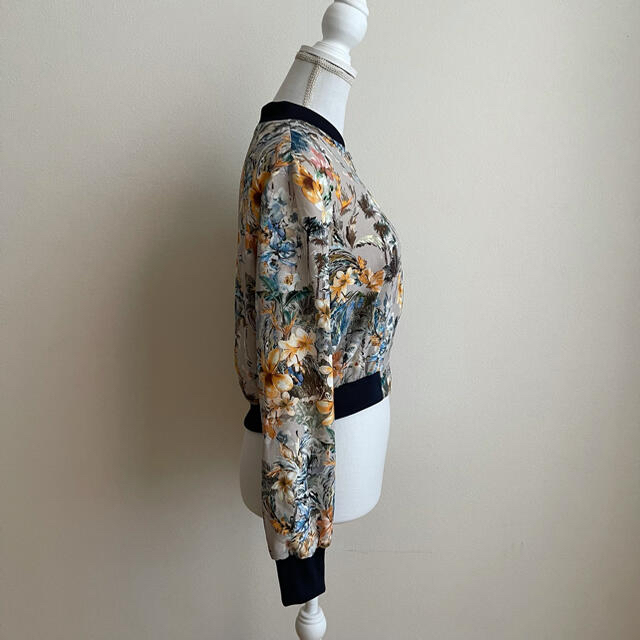 ZARA(ザラ)のZARA ザラ　花柄　ブルゾン レディースのジャケット/アウター(ブルゾン)の商品写真