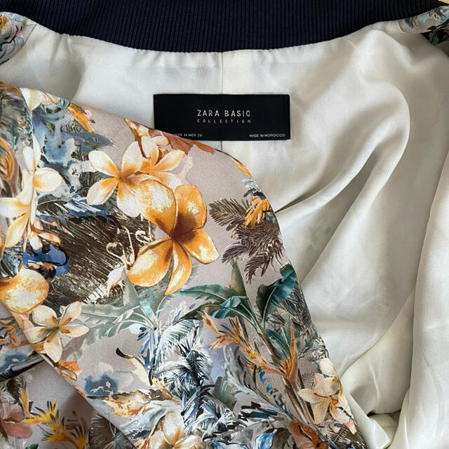 ZARA(ザラ)のZARA ザラ　花柄　ブルゾン レディースのジャケット/アウター(ブルゾン)の商品写真