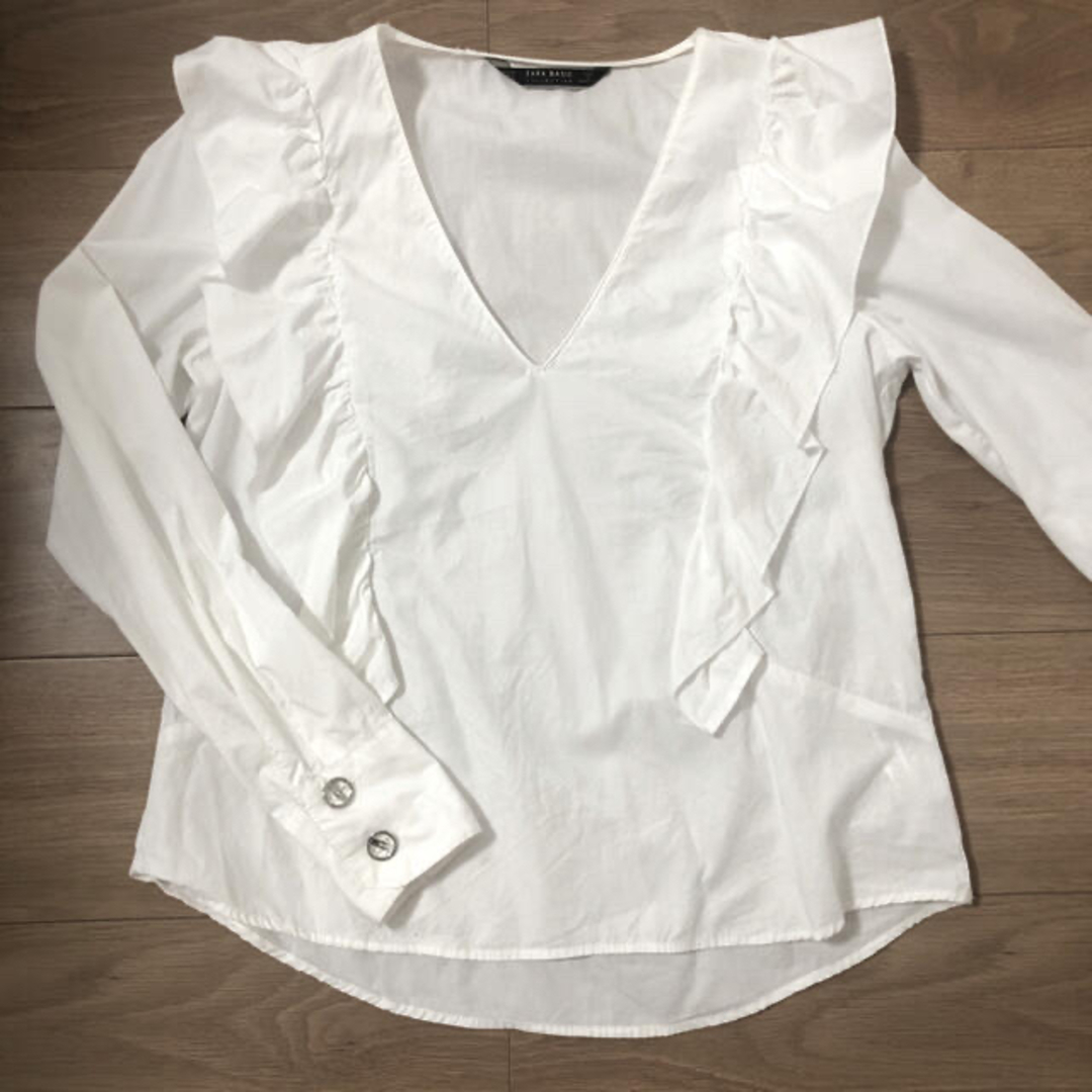 ZARA(ザラ)のZARA フリルブラウス レディースのトップス(シャツ/ブラウス(長袖/七分))の商品写真