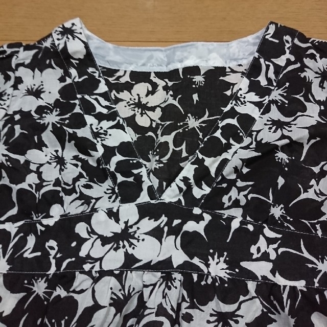［4030］ブラウス 花柄ブラック レディースのトップス(シャツ/ブラウス(半袖/袖なし))の商品写真