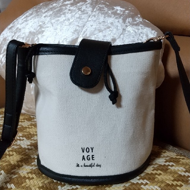 しまむら(シマムラ)のしまむら ショルダーバッグ 巾着 VOYAGE  レディースのバッグ(ショルダーバッグ)の商品写真