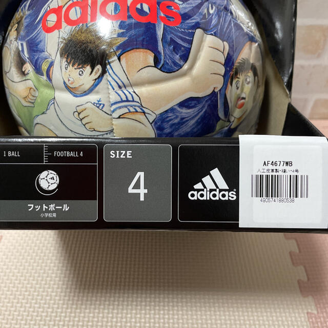adidas(アディダス)のアディダス ツバサ トレーニング サッカーボール 4号球  ホワイト×ブルー スポーツ/アウトドアのサッカー/フットサル(ボール)の商品写真