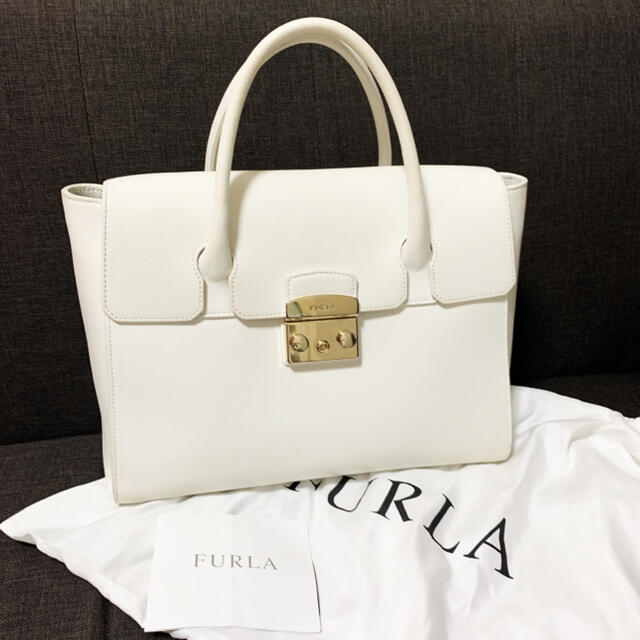 FURLA フルラ 白 メトロポリス ハンドバッグ 保証書付き - www