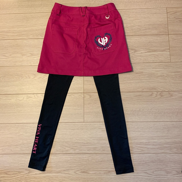 VIVA HEART(ビバハート)のゴルフウェアスカート(レギンス付き) レディースのスカート(ミニスカート)の商品写真
