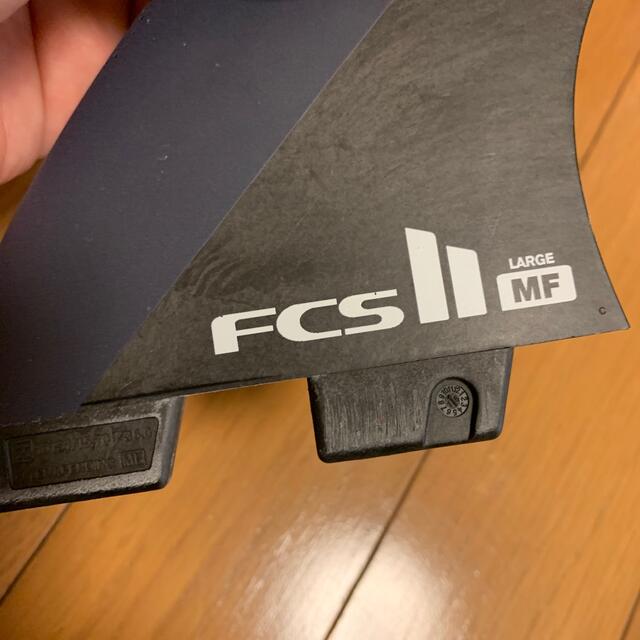 FCSII MF NEO CARBON TRI FIN BK/WT  スポーツ/アウトドアのスポーツ/アウトドア その他(サーフィン)の商品写真