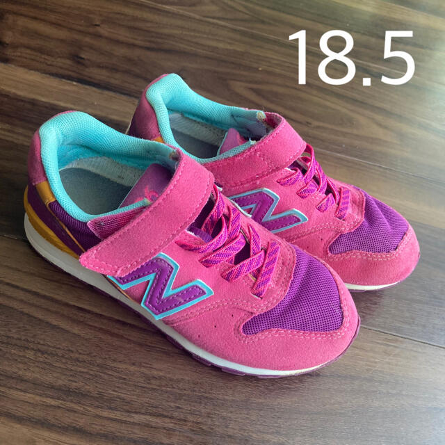 New Balance(ニューバランス)のNew balance ニューバランス ピンク　スニーカー キッズ   18.5 キッズ/ベビー/マタニティのキッズ靴/シューズ(15cm~)(スニーカー)の商品写真