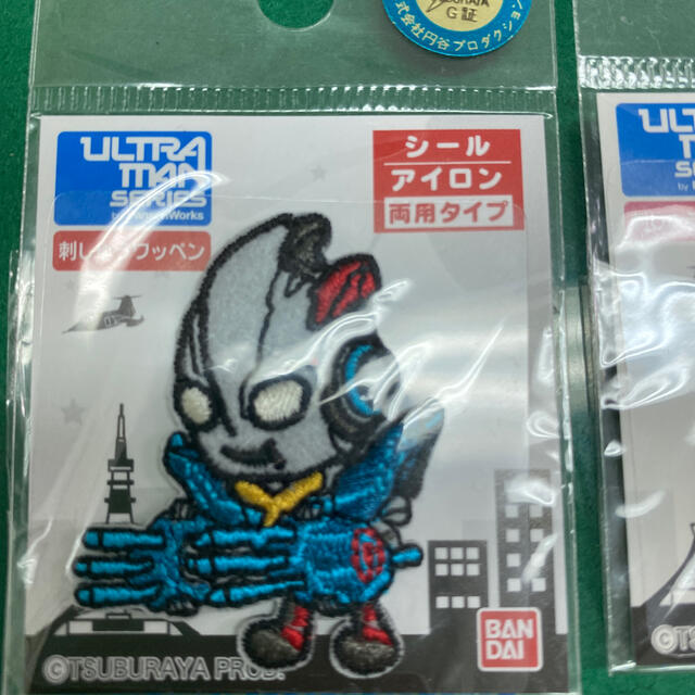 BANDAI(バンダイ)のウルトラマン刺繍ワッペンシリーズ　ウルトラセブン、Xゴモラアーマーセット ハンドメイドの素材/材料(各種パーツ)の商品写真