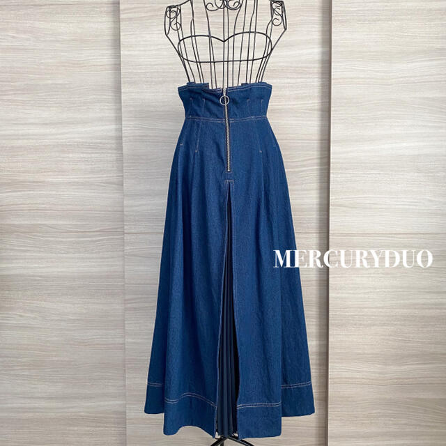 MERCURYDUO(マーキュリーデュオ)のMERCURYDUO マーキュリーデュオ　プリーツ切替デニムフレアスカート レディースのスカート(ロングスカート)の商品写真