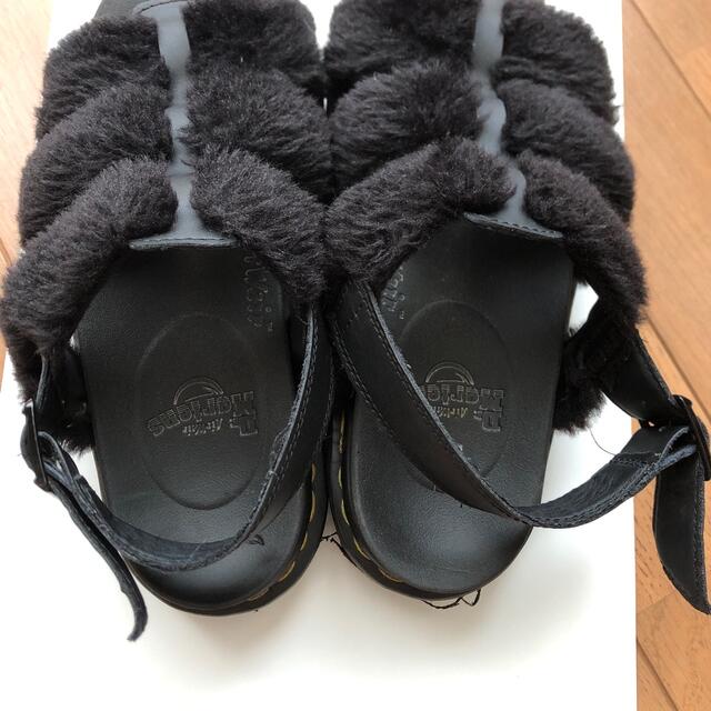 Dr.Martens(ドクターマーチン)のDr.martens/YELENA FLUFFY レディースの靴/シューズ(サンダル)の商品写真