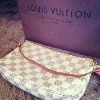 ルイヴィトン(LOUIS VUITTON)のLV ダミエ ポーチ(クラッチバッグ)