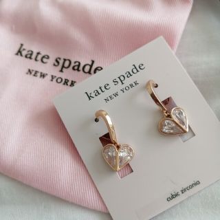 ケイトスペードニューヨーク(kate spade new york)のケイトスペード　クリスタル　ハート　ピアス(ピアス)