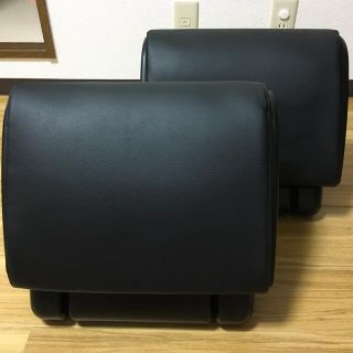 トヨタ(トヨタ)の【イッシー様　専用】トヨタ純正 オットマン 2個セット　ヴォクシー ノア(車内アクセサリ)