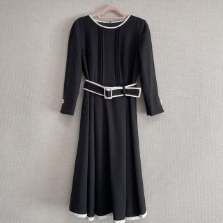 ジャスグリッティー(JUSGLITTY)のジャスグリッティー　配色フレアワンピース　黒　美品(ひざ丈ワンピース)