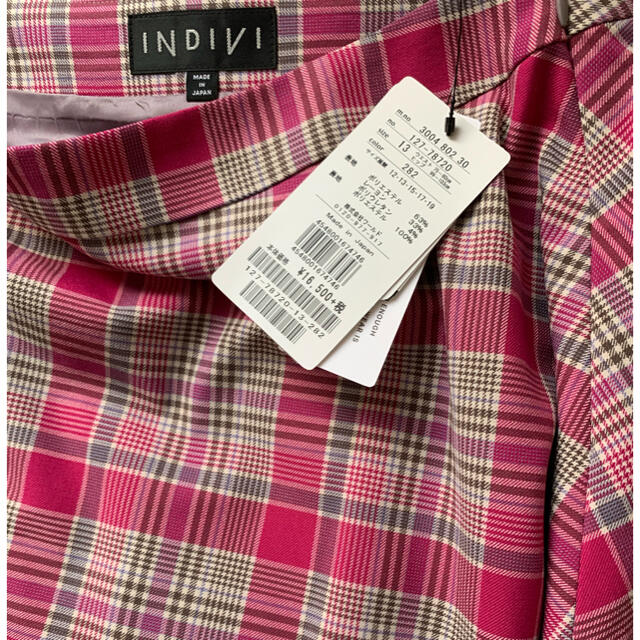 INDIVI(インディヴィ)のINDIVI   チェックスカート　１３号　未使用品 レディースのスカート(ひざ丈スカート)の商品写真