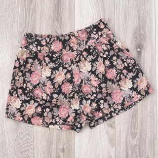 マジェスティックレゴン(MAJESTIC LEGON)のMAJESTIC LEGON キュロット 花柄(キュロット)