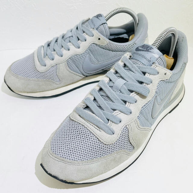 NIKE(ナイキ)のNIKE/ナイキ★ウィメンズ インターナショナリスト★GREY/グレー★23.0 レディースの靴/シューズ(スニーカー)の商品写真