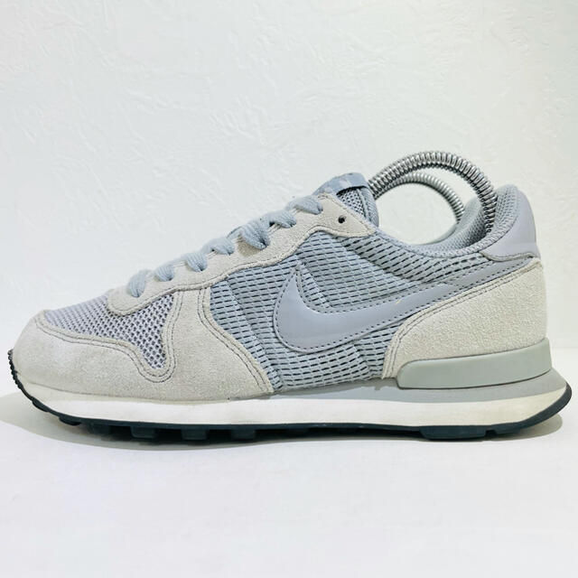 NIKE(ナイキ)のNIKE/ナイキ★ウィメンズ インターナショナリスト★GREY/グレー★23.0 レディースの靴/シューズ(スニーカー)の商品写真