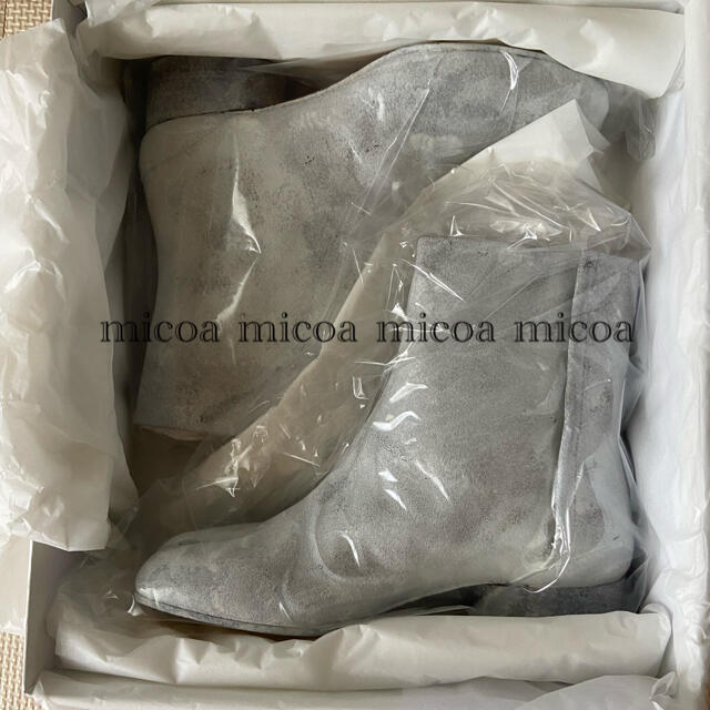 Maison Martin Margiela(マルタンマルジェラ)の最終価格）Maison Margiela painted tabi タビブーツ レディースの靴/シューズ(ブーツ)の商品写真