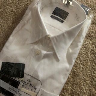 セヴィルロウ(Savile Row)のワイシャツ　未使用　SAVILE ROW 白　42  82(シャツ)