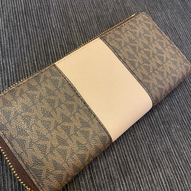 ■美品■マイケルコース ファスナー長財布 4
