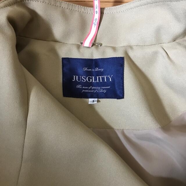 JUSGLITTY(ジャスグリッティー)のJUSGLITTY フードトレンチコート レディースのジャケット/アウター(トレンチコート)の商品写真