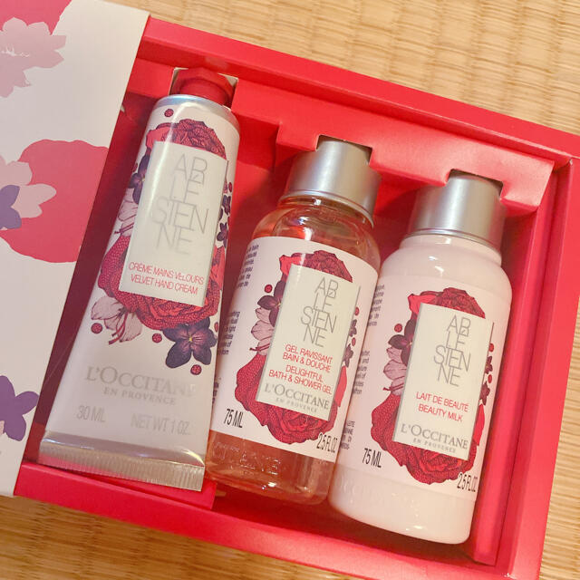 L'OCCITANE(ロクシタン)のロクシタン　リボンアルル　ファーストキット コスメ/美容のボディケア(ボディローション/ミルク)の商品写真