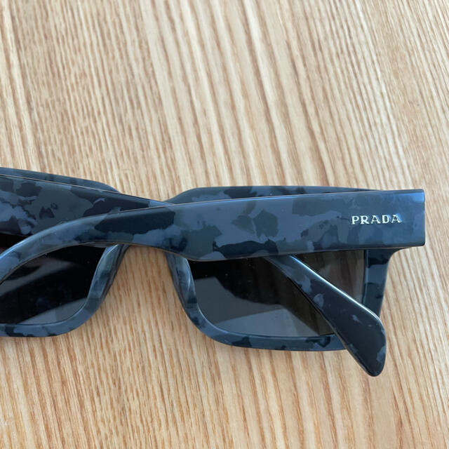 PRADA(プラダ)のサングラス　プラダ SPR01Q-A PRADA メンズのファッション小物(サングラス/メガネ)の商品写真