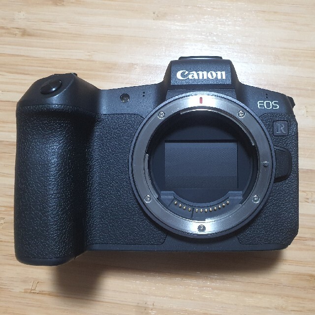 Canon(キヤノン)のEOS R 本体（値下げ不可） スマホ/家電/カメラのカメラ(ミラーレス一眼)の商品写真