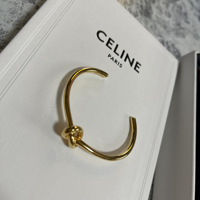 celine(セリーヌ)の新品未使用☆値下げ可能☆CELINE ノットエクストラシンブレスレット レディースのアクセサリー(ブレスレット/バングル)の商品写真