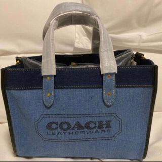 コーチ(COACH)のCOACH ストラップ付 フィールド トート コーチ デニムバック キャンバス (トートバッグ)