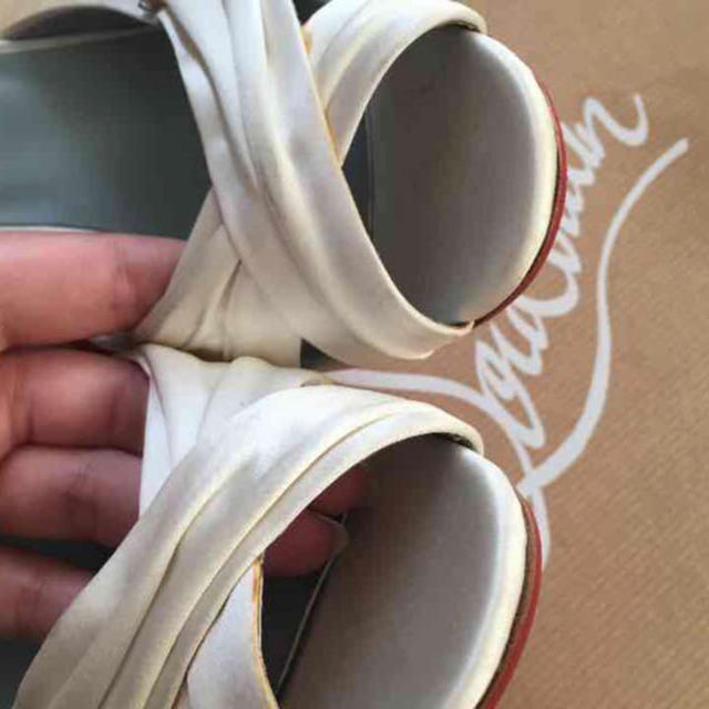 Christian Louboutin(クリスチャンルブタン)の半額 クリスチャン・ルブタン ブライダルシューズ 25.5㎝ レディースの靴/シューズ(ハイヒール/パンプス)の商品写真