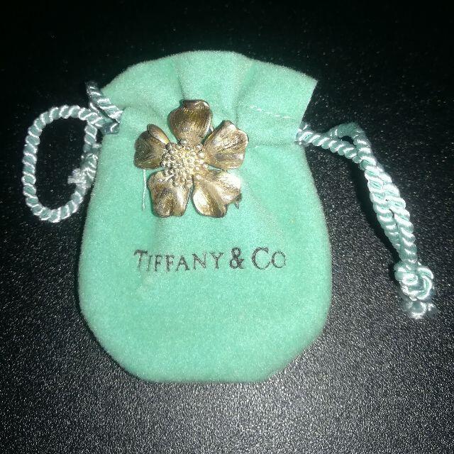 Tiffany & Co.(ティファニー)のティファニー　ブローチ　花 レディースのアクセサリー(ブローチ/コサージュ)の商品写真