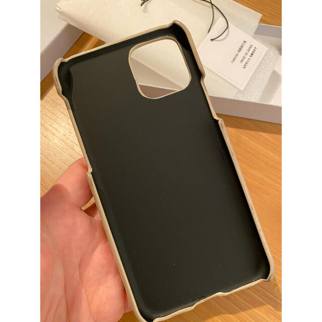 URBANBOBBY(アーバンボビー)のURBANBOBBY iPhoneケース　iPhone11 pro グレージュ スマホ/家電/カメラのスマホアクセサリー(iPhoneケース)の商品写真