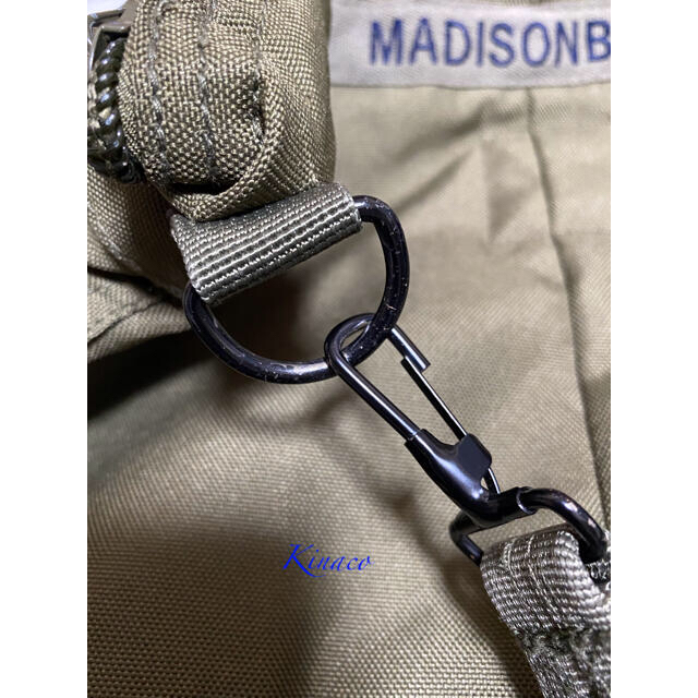 MADISONBLUE(マディソンブルー)のMADISONBLUE ヘルメットバッグ　カーキ レディースのバッグ(ショルダーバッグ)の商品写真