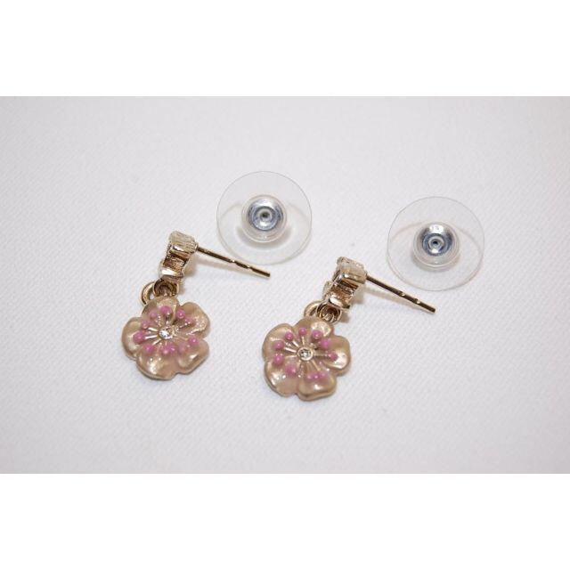 シャネル CHANEL ココマーク フラワーチャーム ピアス (ゴールド)