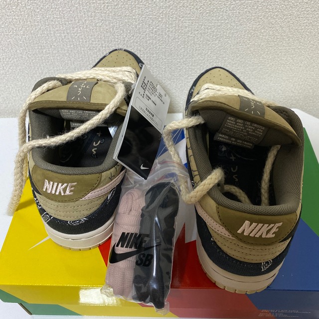 NIKE(ナイキ)の新品未使用 国内正規品 黒タグ NIKE SB DUNK LOW PRM QS メンズの靴/シューズ(スニーカー)の商品写真