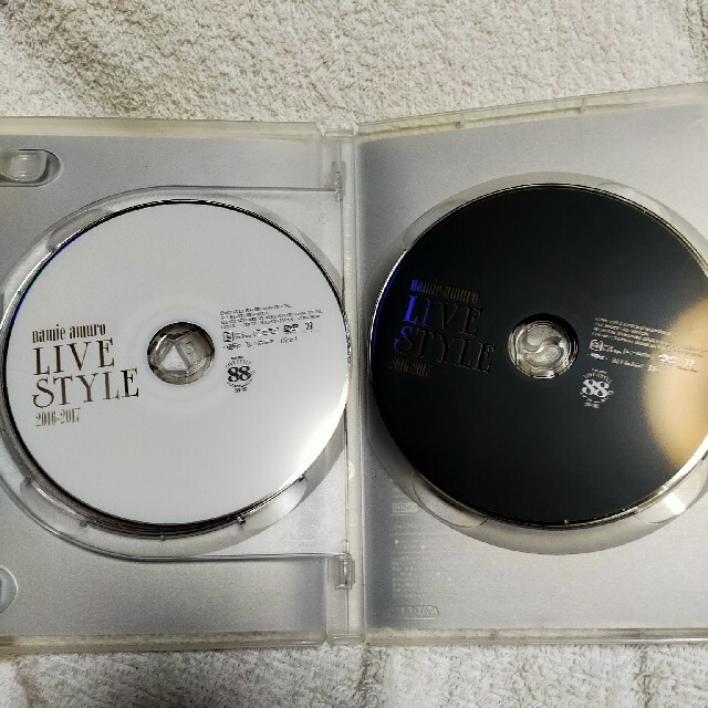 namie　amuro　LIVE　STYLE　2016-2017 DVD エンタメ/ホビーのDVD/ブルーレイ(ミュージック)の商品写真
