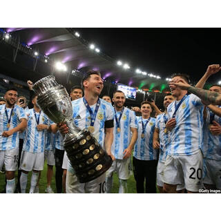 アルゼンチン代表2021コパ・アメリカ優勝記念ユニフォームL フルサイン入り