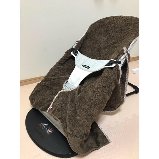 BABYBJORN(ベビービョルン)の専用になります！ベビービョルン　メッシュ　バウンサー エンタメ/ホビーのおもちゃ/ぬいぐるみ(その他)の商品写真