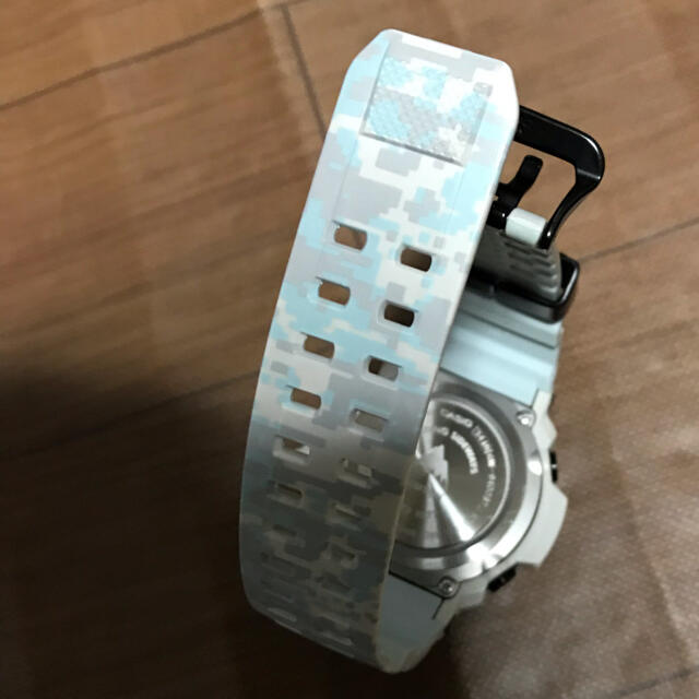 G-SHOCK(ジーショック)のG-SHOCK   RANGEMAN  GW-9400BTJ-8JR  バートン メンズの時計(腕時計(デジタル))の商品写真