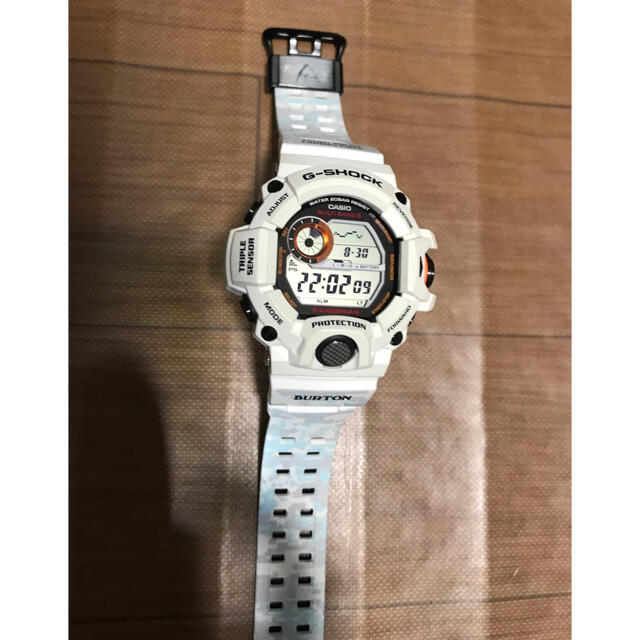 G-SHOCK(ジーショック)のG-SHOCK   RANGEMAN  GW-9400BTJ-8JR  バートン メンズの時計(腕時計(デジタル))の商品写真