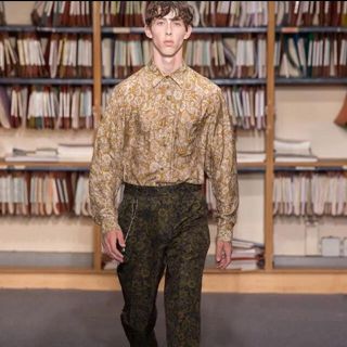 ドリスヴァンノッテン(DRIES VAN NOTEN)のDries Van Noten shirts (シャツ)