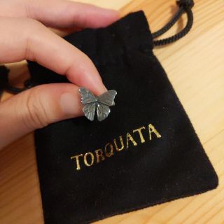 ゴンドア(gondoa)のTORQUATA　トルクアータ　蝶　シルバー　ピアス(ピアス)