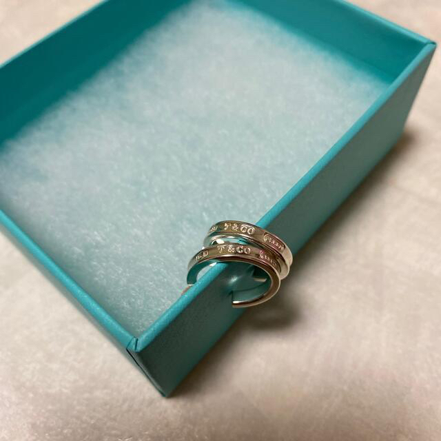 Tiffany & Co.(ティファニー)のティファニー　ナローフープピアス　スモール レディースのアクセサリー(ピアス)の商品写真