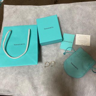 ティファニー(Tiffany & Co.)のティファニー　ナローフープピアス　スモール(ピアス)