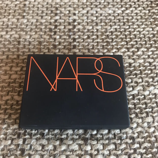 NARS(ナーズ)のNARS ブロンズパウダー ミニ コスメ/美容のベースメイク/化粧品(フェイスパウダー)の商品写真