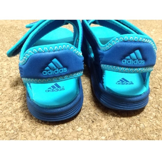 adidas(アディダス)の【ファラオ様 専用】adidas アディダス  サンダル 青 16cm  キッズ/ベビー/マタニティのキッズ靴/シューズ(15cm~)(サンダル)の商品写真