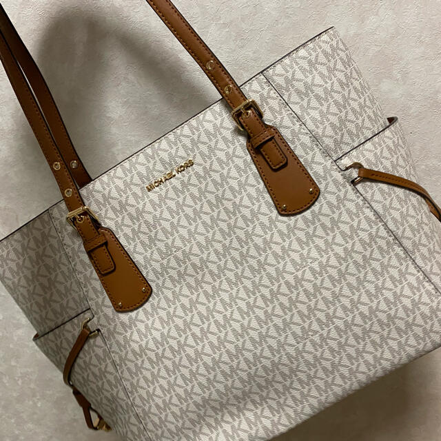 Michael Kors(マイケルコース)の【本日限定値下げ】マイケルコース♡バッグ美品 レディースのバッグ(ハンドバッグ)の商品写真